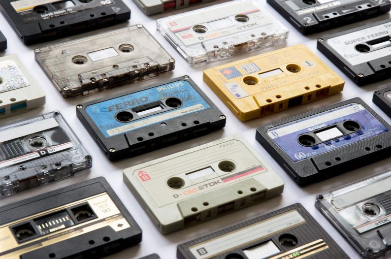 Cassettes Tapes Music Audio  - BRRT / Pixabay