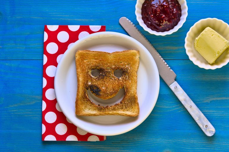 Smiley Toast Breakfast Butter Jam  - lovini / Pixabay